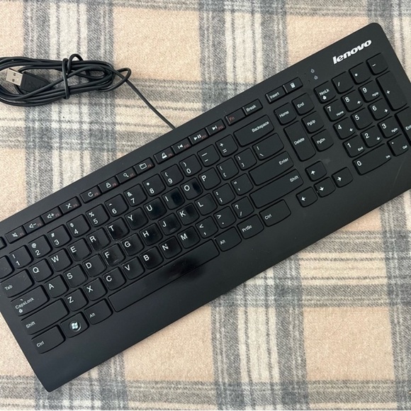 Lenovo SK8821 Wires Essential Keyboard - Picture 1 of 10